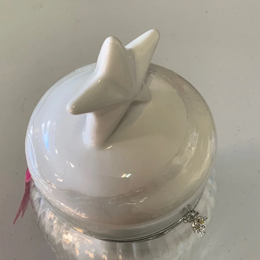 White Star Lid Glass Jar With 150 Cotton Balls